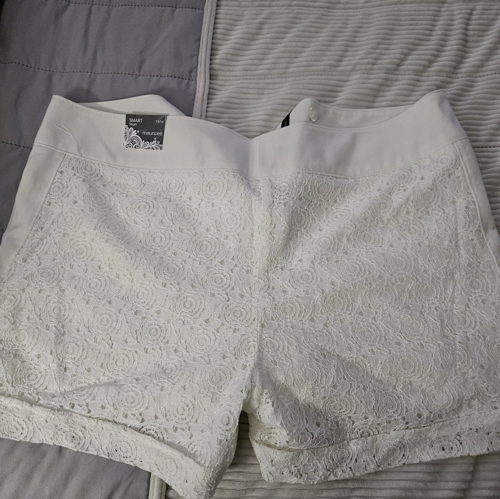 Maurices Women's White/off White Lace Shorts. NWT Size 13/14 - Picture 8 of 10